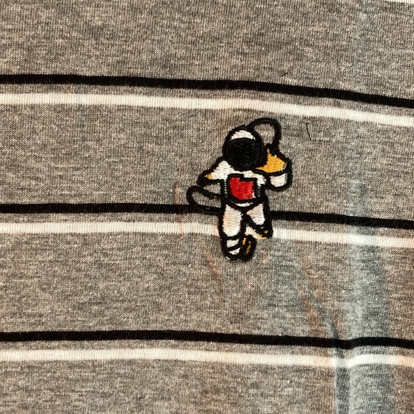 Weary size S t-shirt with embroidered astronaut logo super soft.  116 - Picture 2 of 4